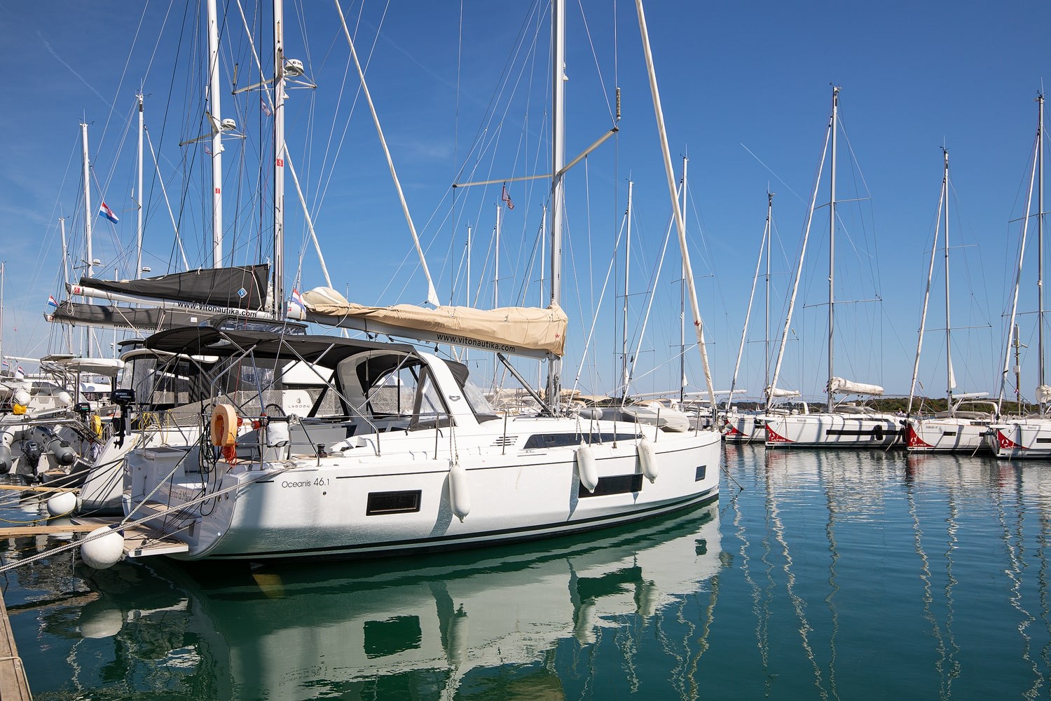 Oceanis 46.1, Vento di Mare | Yacht Charter Croatia