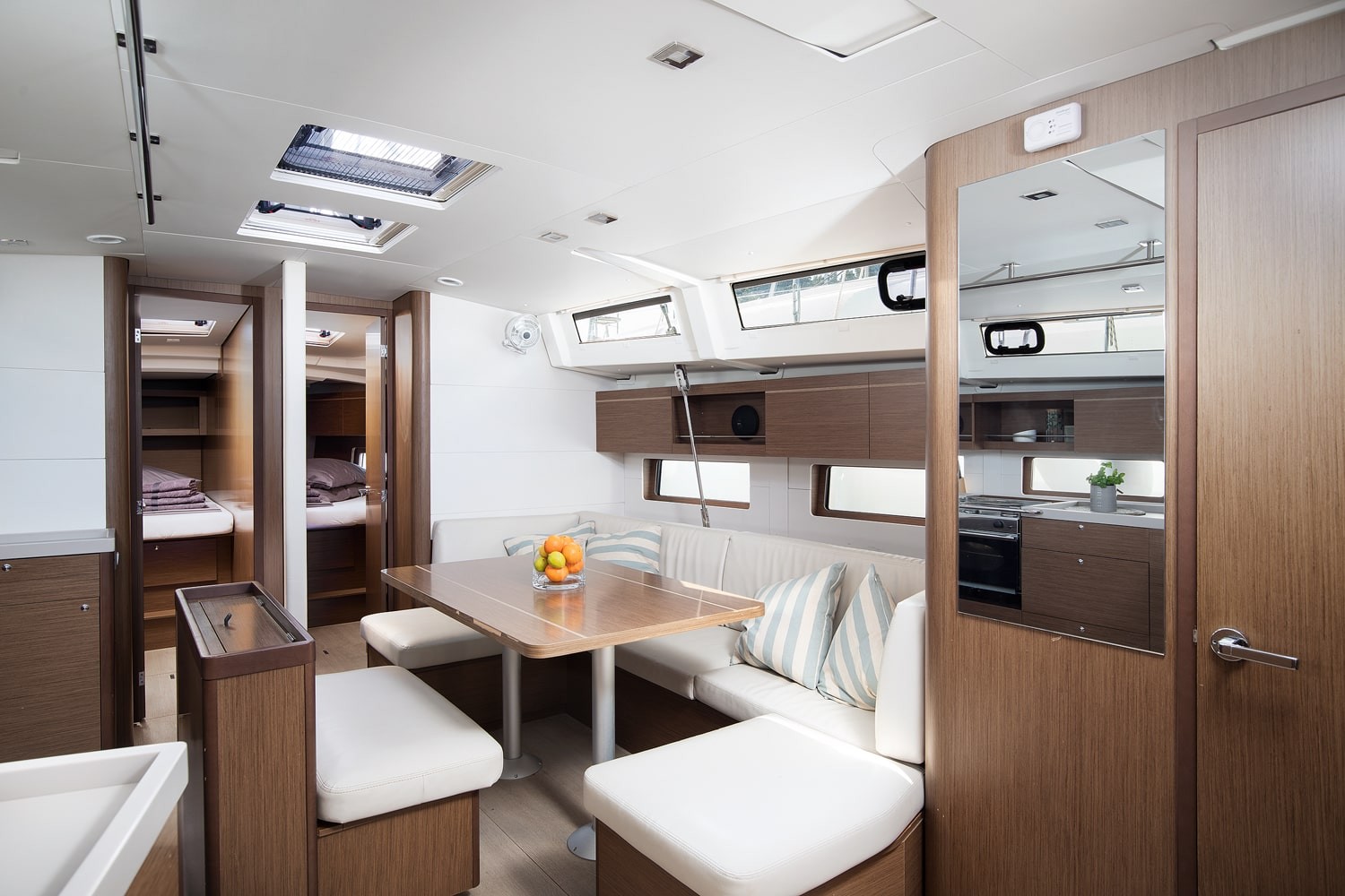 Oceanis 46.1, Vento di Mare | Yacht Charter Croatia
