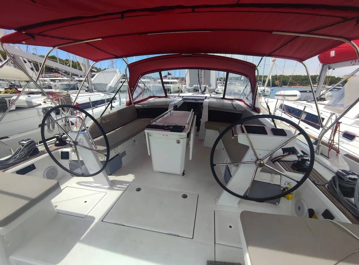 Oceanis 46.1, Ariel | Yacht Charter Croatia