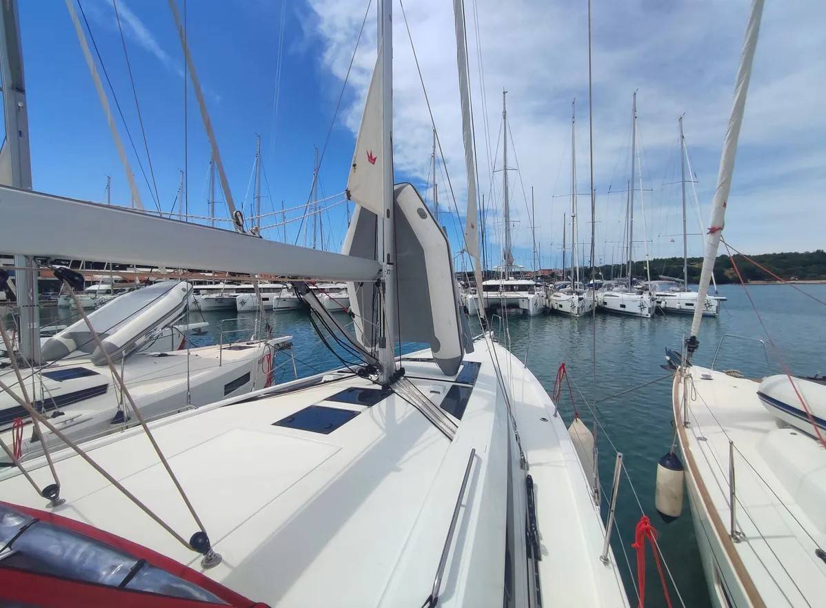 Oceanis 46.1, Ariel | Yacht Charter Croatia