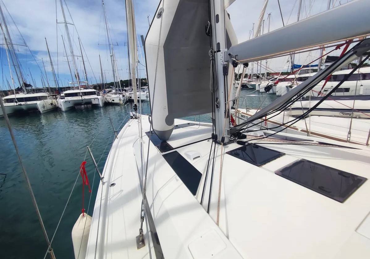 Oceanis 46.1, Ariel | Yacht Charter Croatia