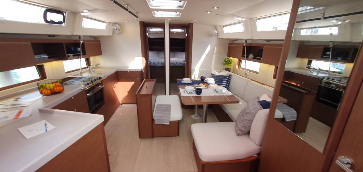 Oceanis 46.1, Dommie | Yacht Charter Croatia