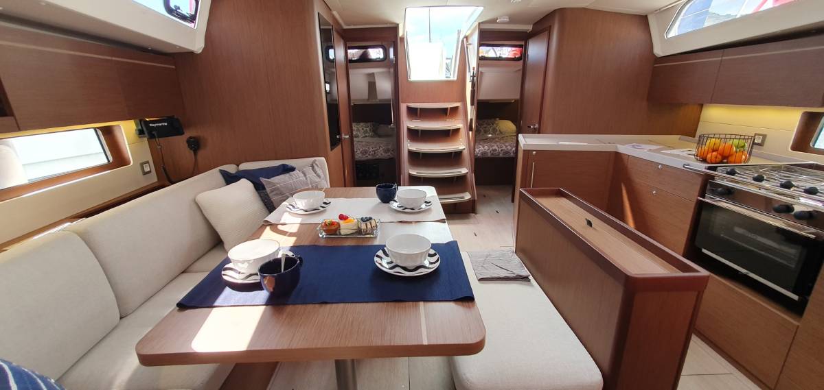 Oceanis 46.1, Dommie | Yacht Charter Croatia