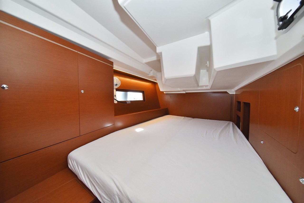 Oceanis 46.1, Antonela M | Yacht Charter Croatia