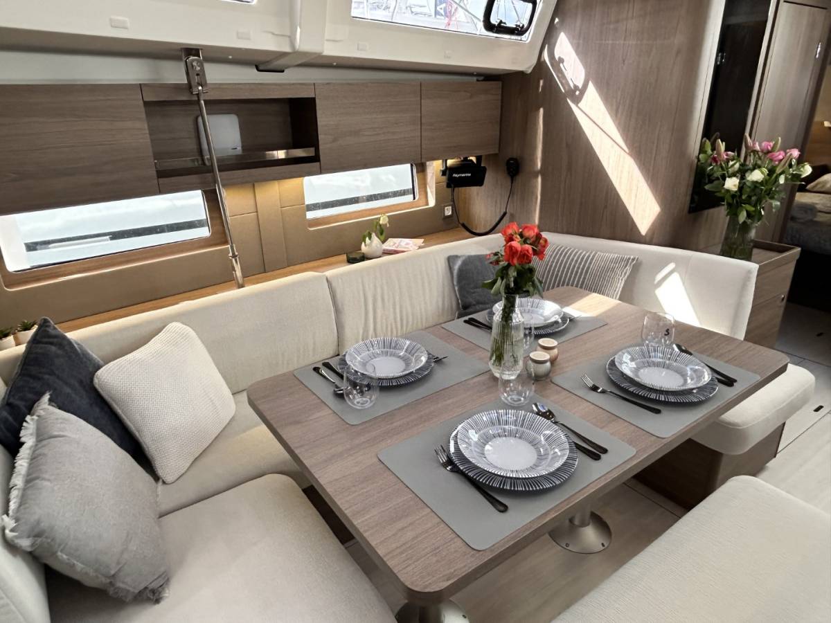Oceanis 47, Tide Of Your Life | Yacht Charter Croatia