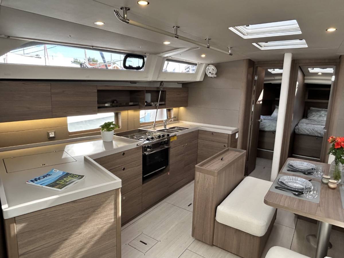 Oceanis 47, Tide Of Your Life | Yacht Charter Croatia