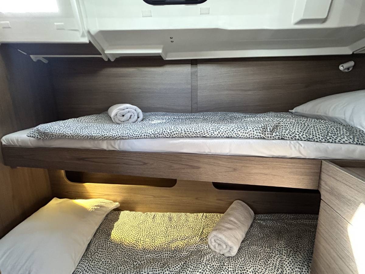Oceanis 47, Tide Of Your Life | Yacht Charter Croatia