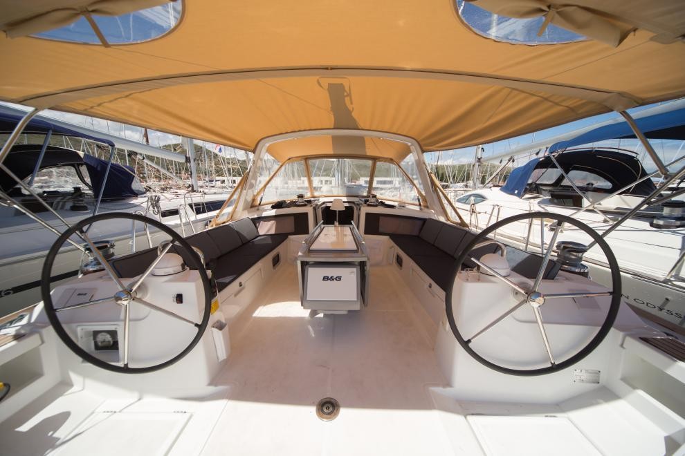 Oceanis 48, COETIVY | Yacht Charter Croatia
