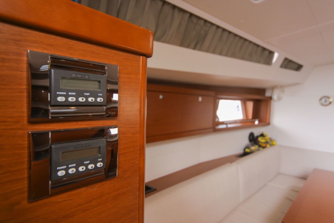Oceanis 48, ALDABRA | Yacht Charter Croatia