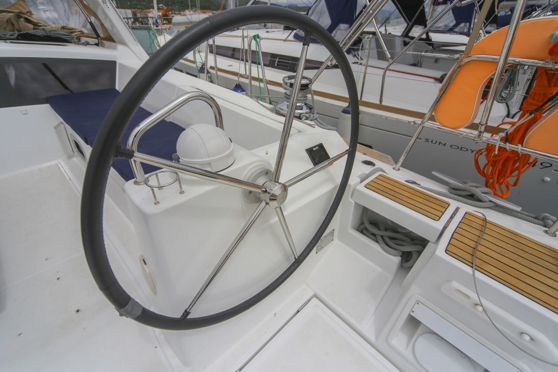 Oceanis 48, ALDABRA | Yacht Charter Croatia