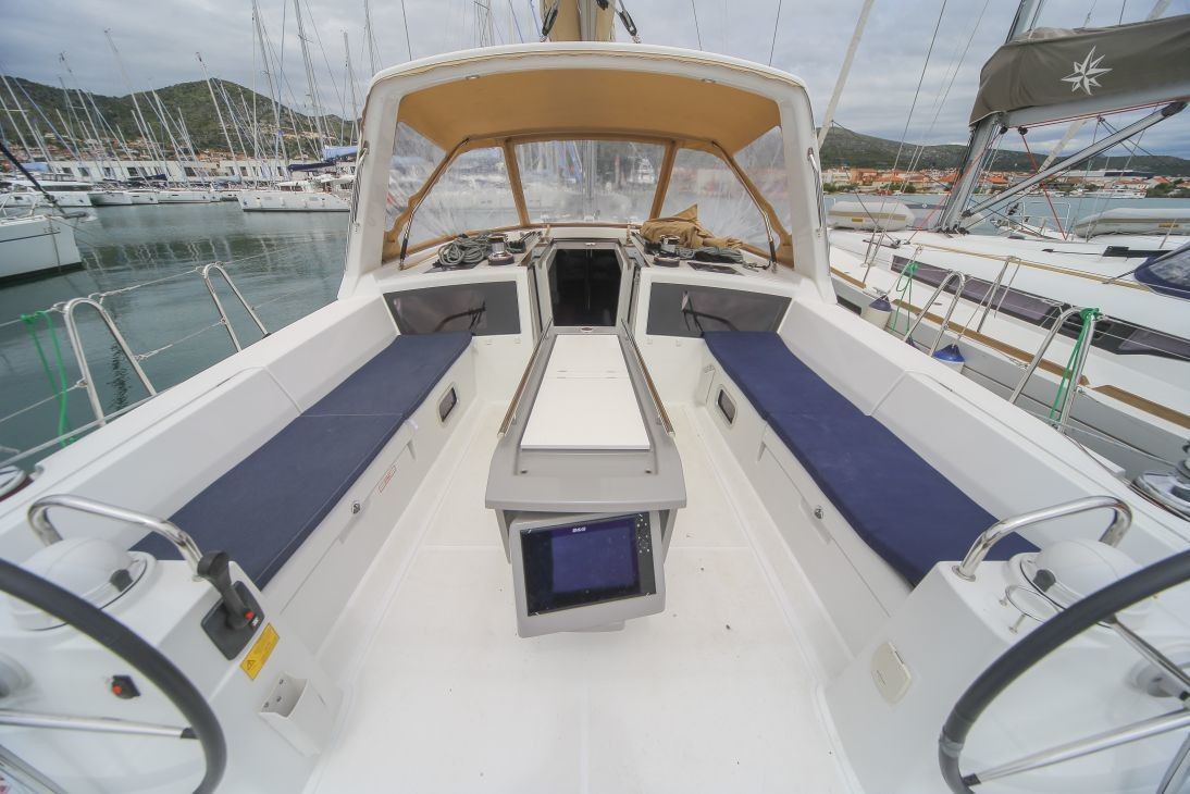 Oceanis 48, ALDABRA | Yacht Charter Croatia