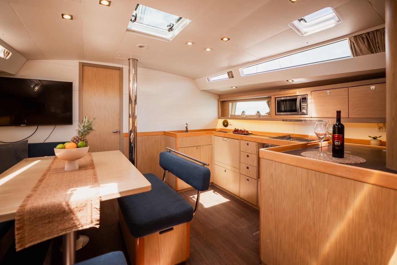 Oceanis 48, Gold One | Yachtcharter Kroatien