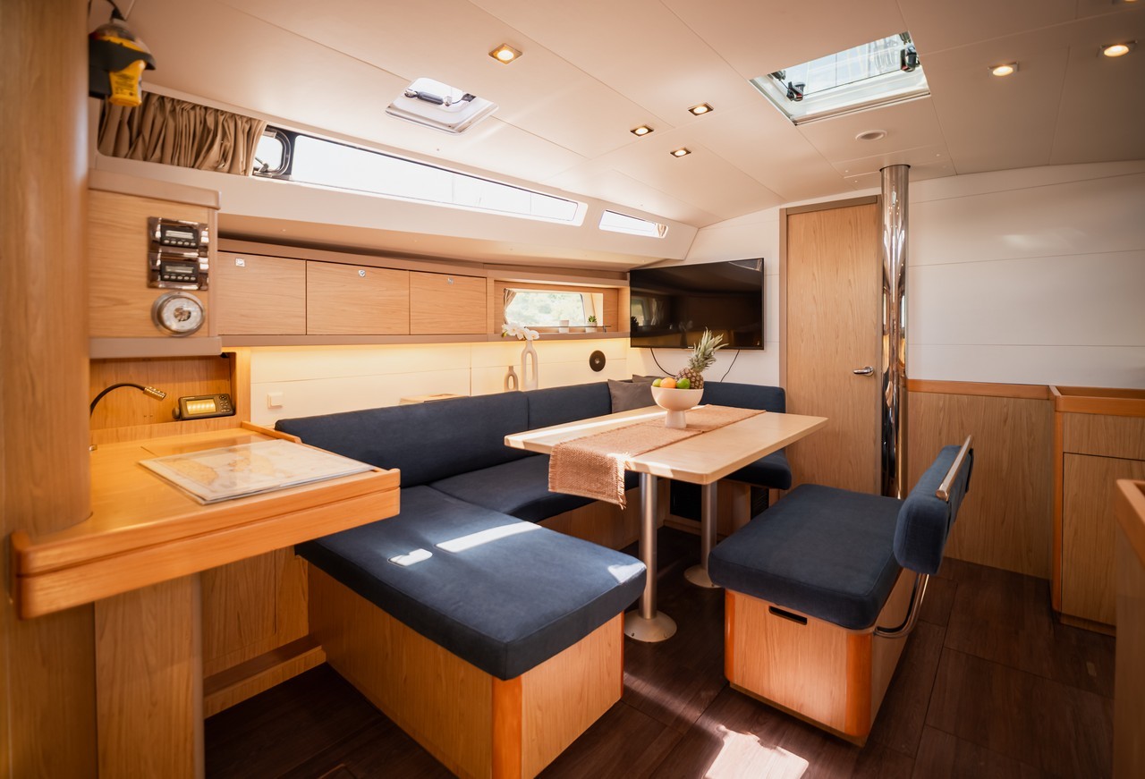 Oceanis 48, Gold One | Yachtcharter Kroatien