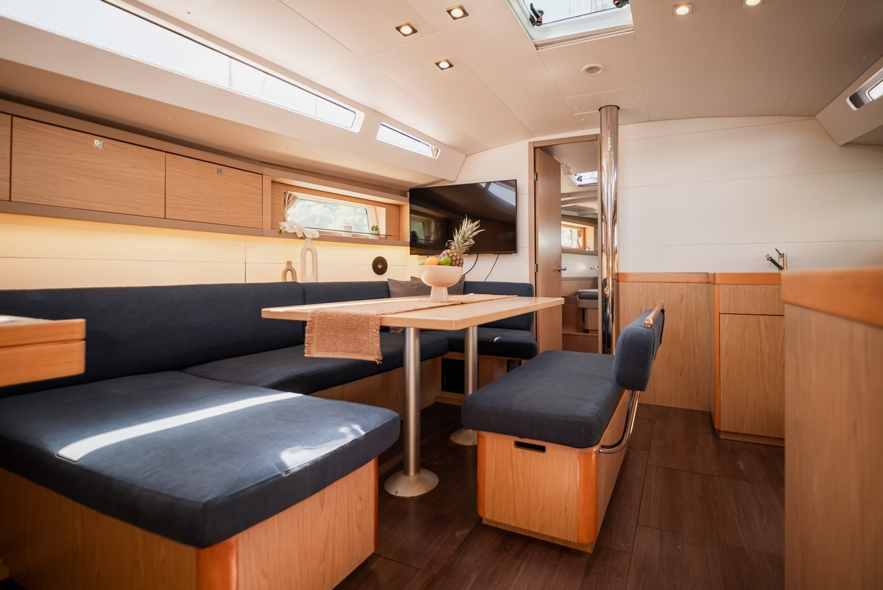 Oceanis 48, Gold One | Yachtcharter Kroatien