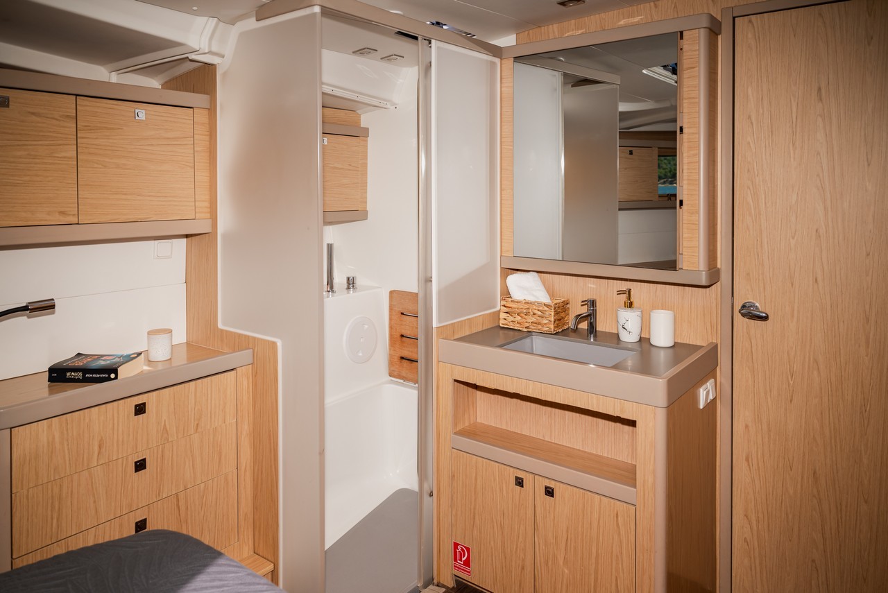Oceanis 48, Gold One | Yachtcharter Kroatien