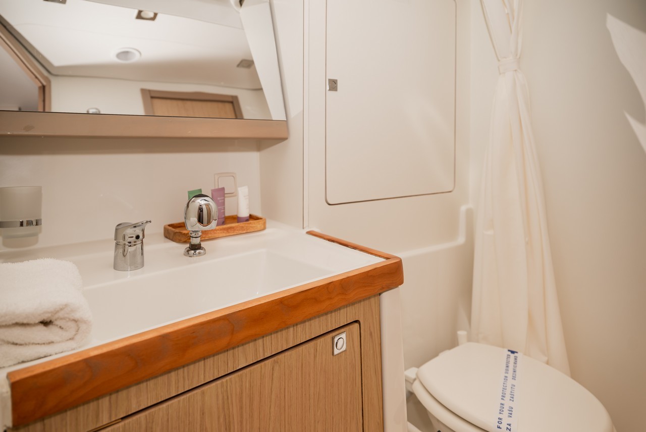 Oceanis 48, Gold One | Yachtcharter Kroatien