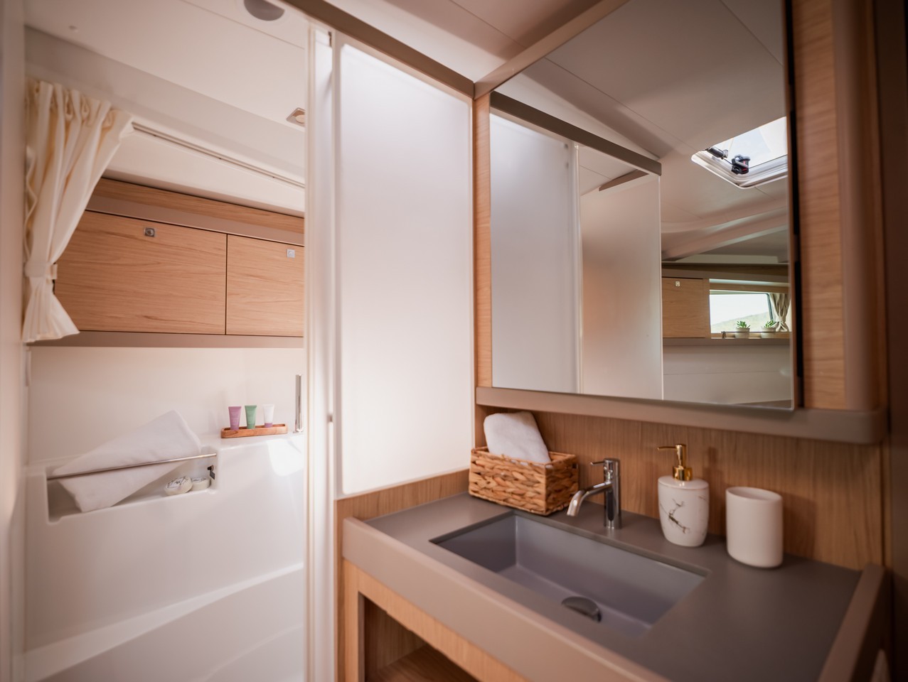Oceanis 48, Gold One | Yachtcharter Kroatien