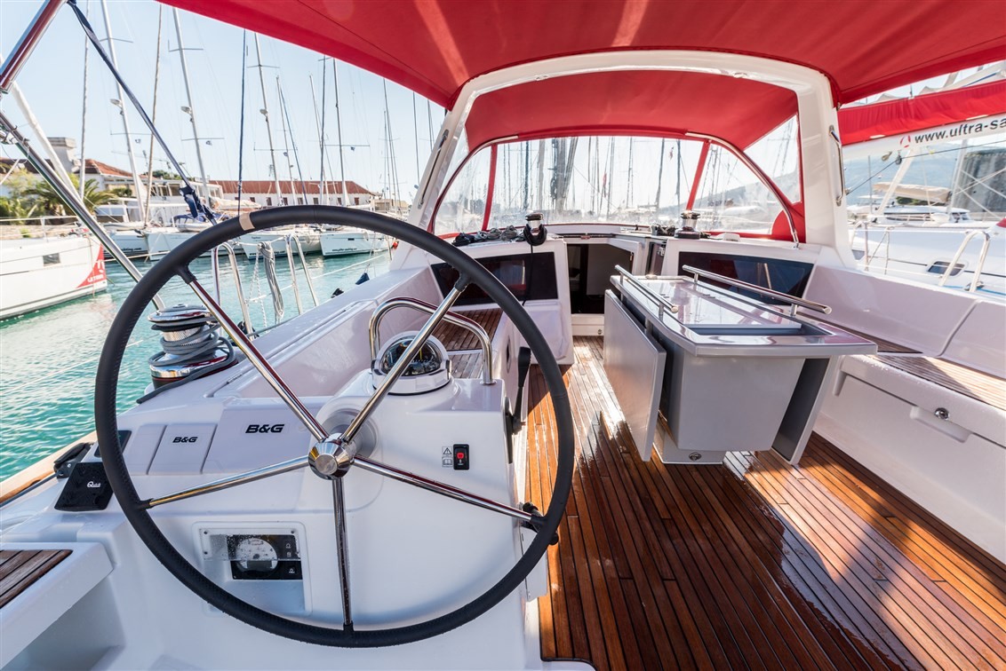 Oceanis 48, Flou | Yacht Charter Croatia
