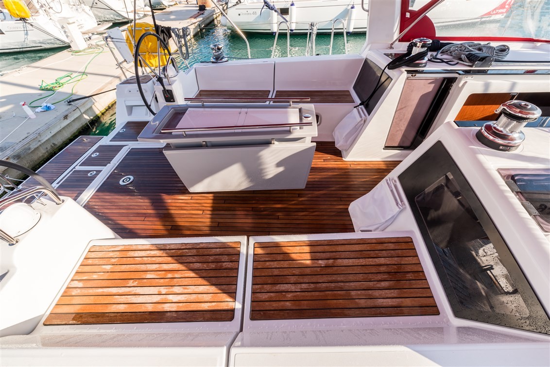 Oceanis 48, Flou | Yacht Charter Croatia