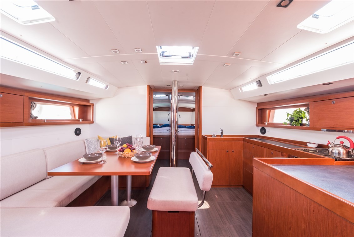 Oceanis 48, Flou | Yacht Charter Croatia