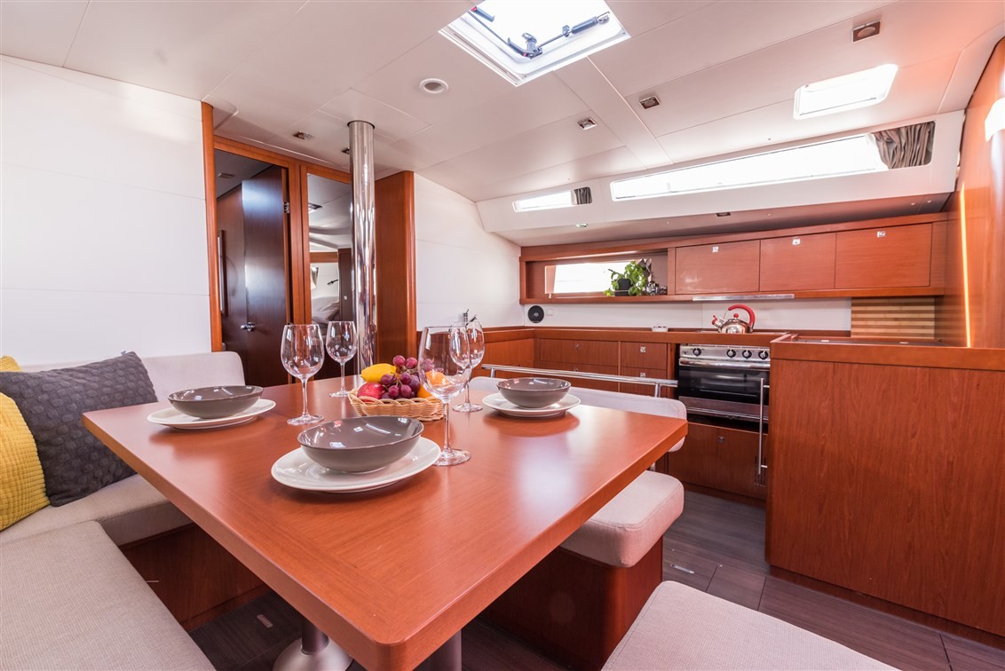Oceanis 48, Flou | Yacht Charter Croatia