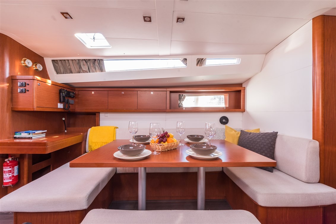 Oceanis 48, Flou | Yacht Charter Croatia