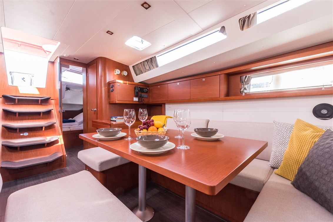 Oceanis 48, Flou | Yacht Charter Croatia