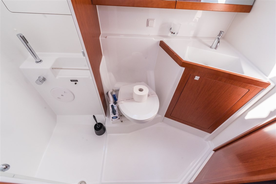 Oceanis 48, Flou | Yacht Charter Croatia