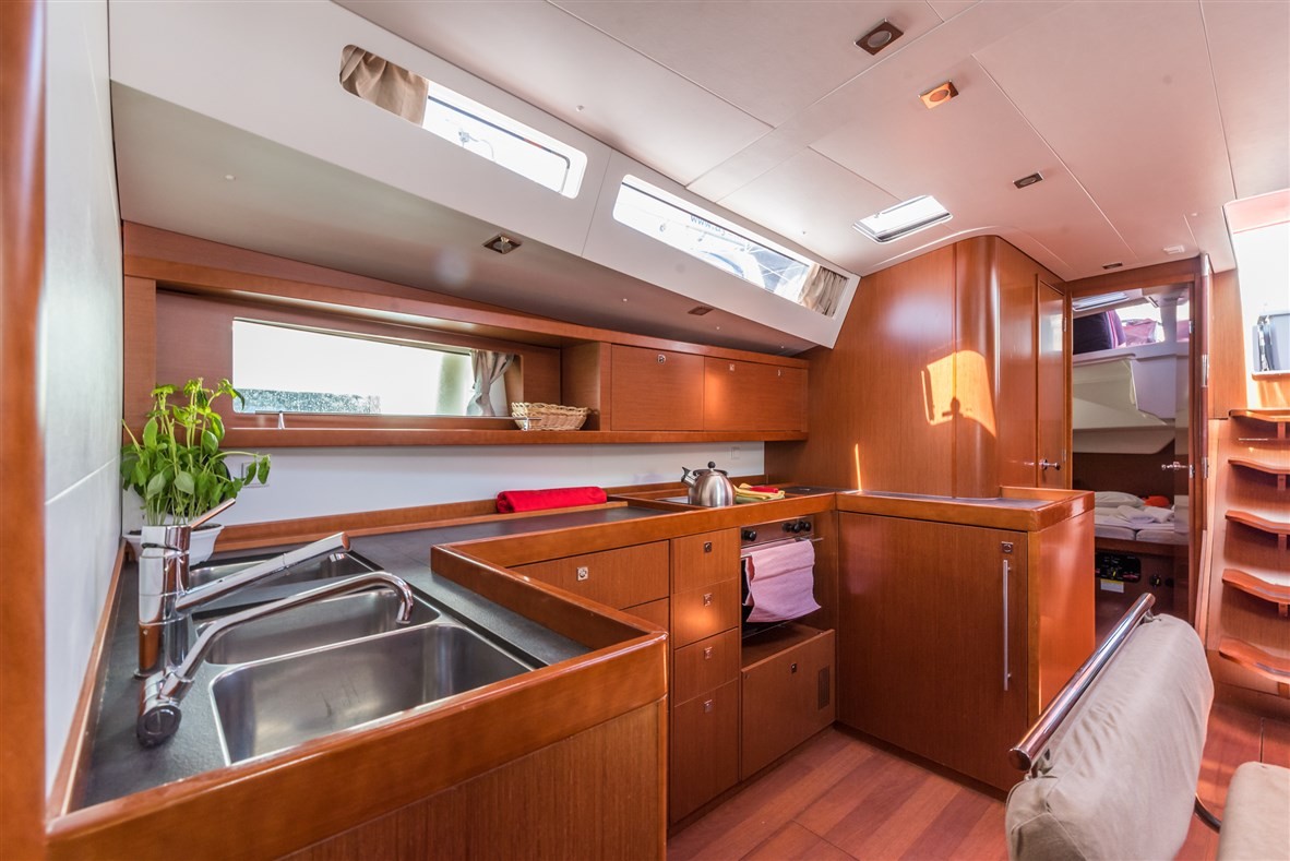 Oceanis 48, Ultra Dubrovnik | Yacht Charter Croatia
