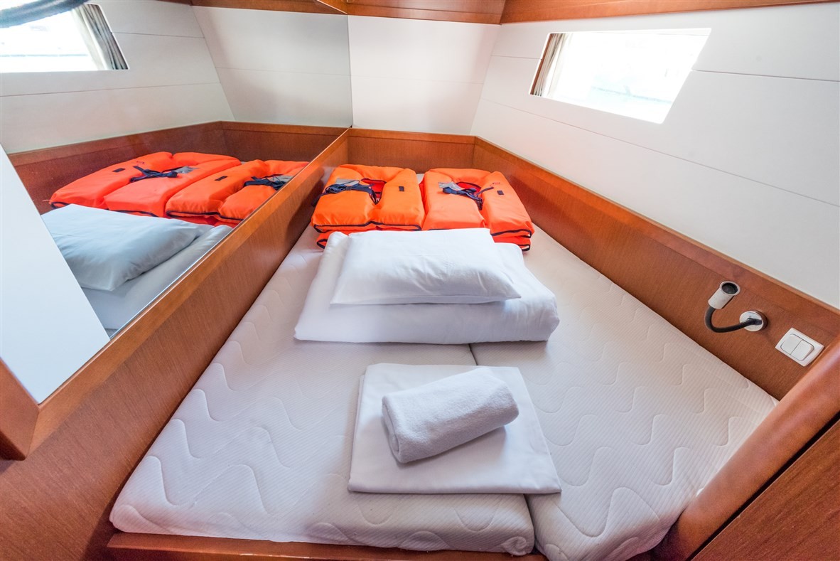 Oceanis 48, Ultra Dubrovnik | Yacht Charter Croatia