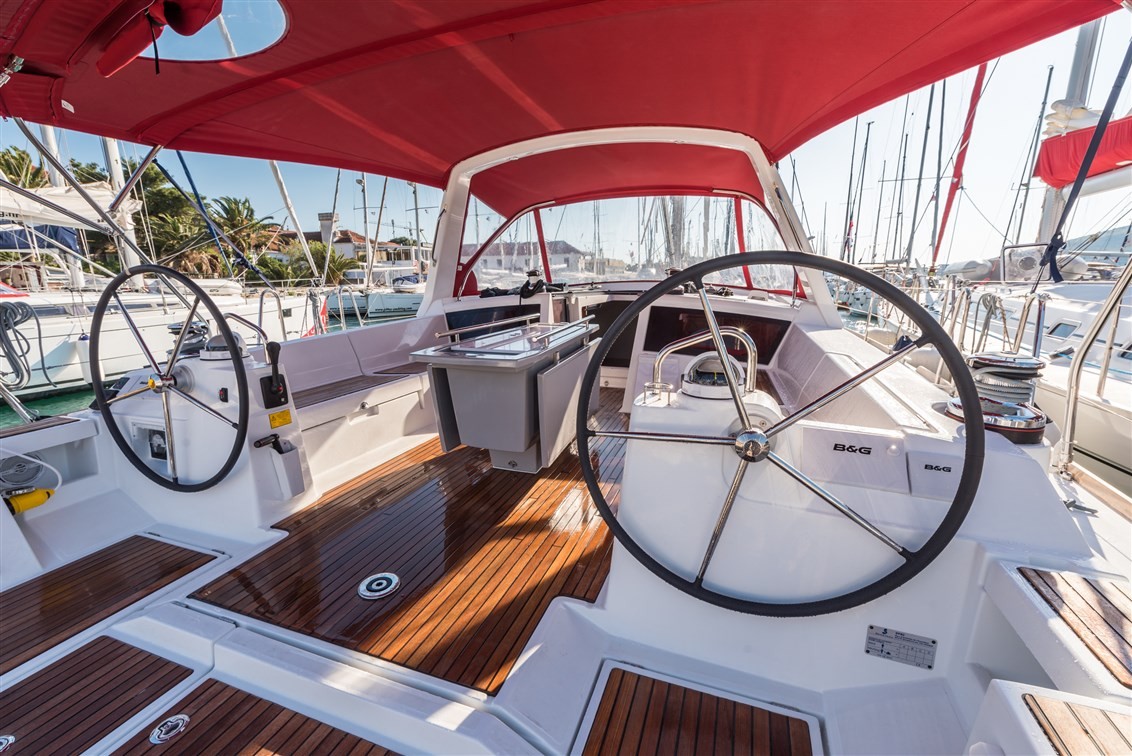 Oceanis 48, Flou | Yacht Charter Croatia