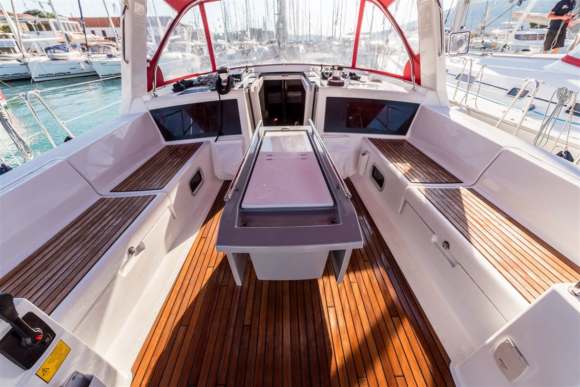 Oceanis 48, Flou | Yacht Charter Croatia
