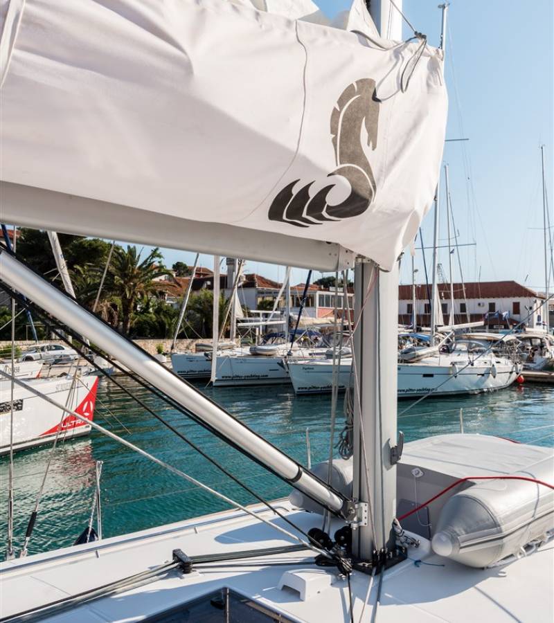 Oceanis 48, Flou | Yacht Charter Croatia