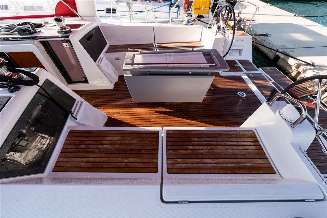 Oceanis 48, Flou | Yacht Charter Croatia