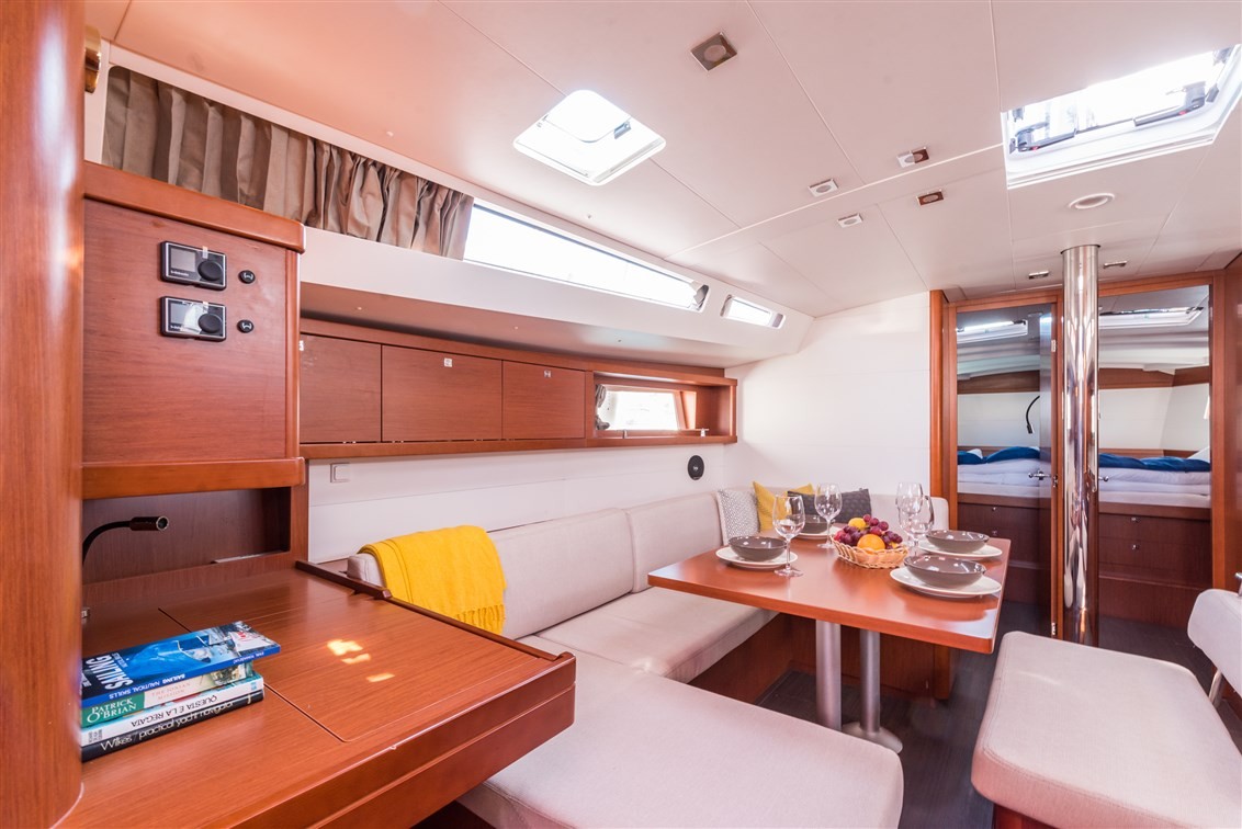 Oceanis 48, Flou | Yacht Charter Croatia