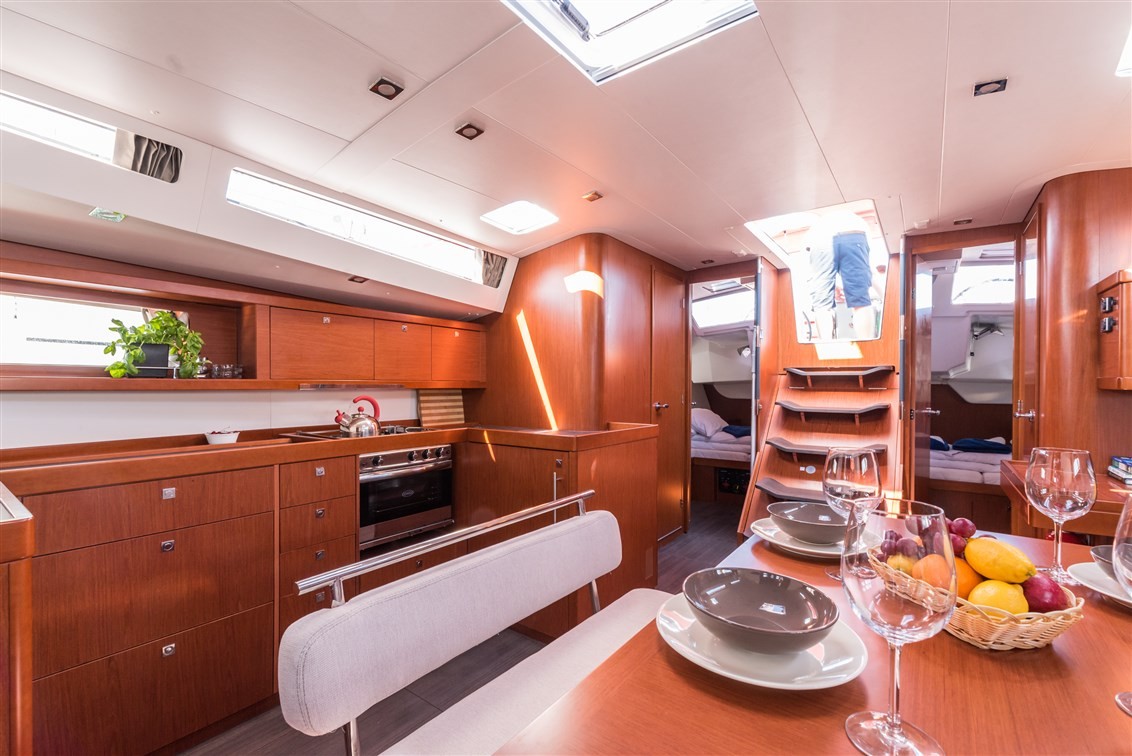 Oceanis 48, Flou | Yacht Charter Croatia
