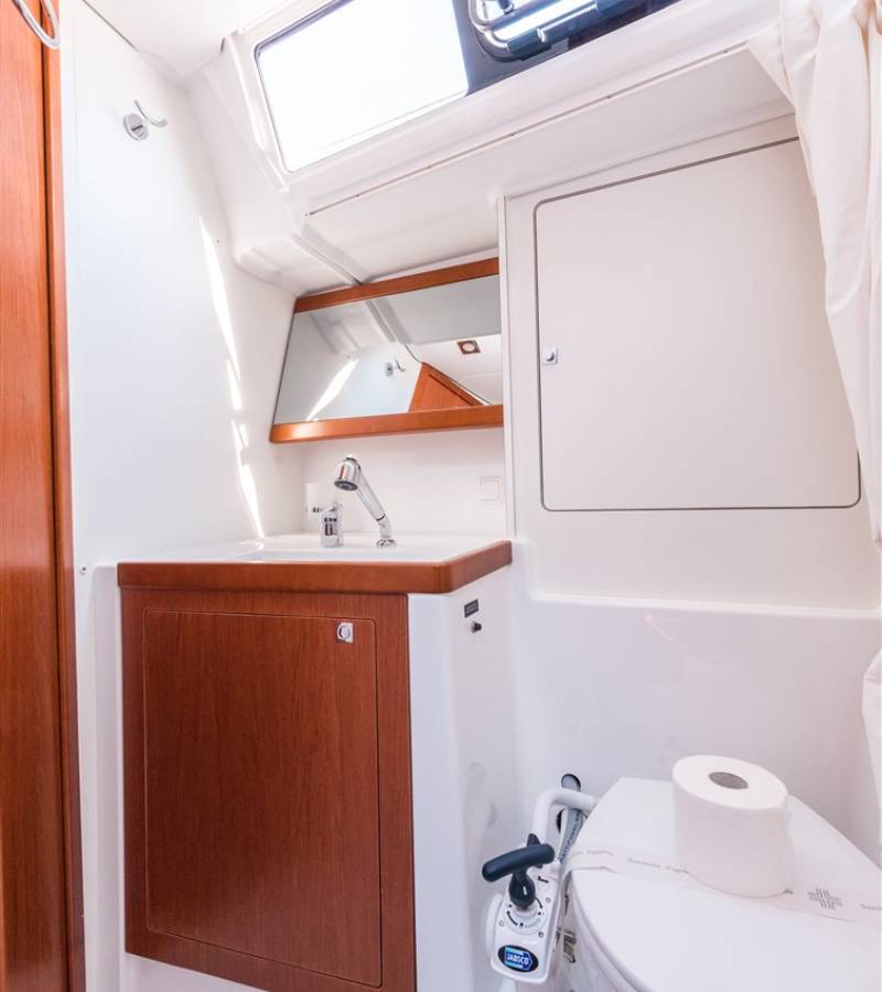Oceanis 48, Flou | Yacht Charter Croatia