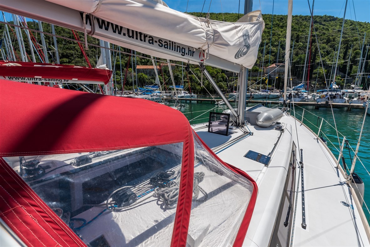 Oceanis 48, Ultra Dubrovnik | Yacht Charter Croatia