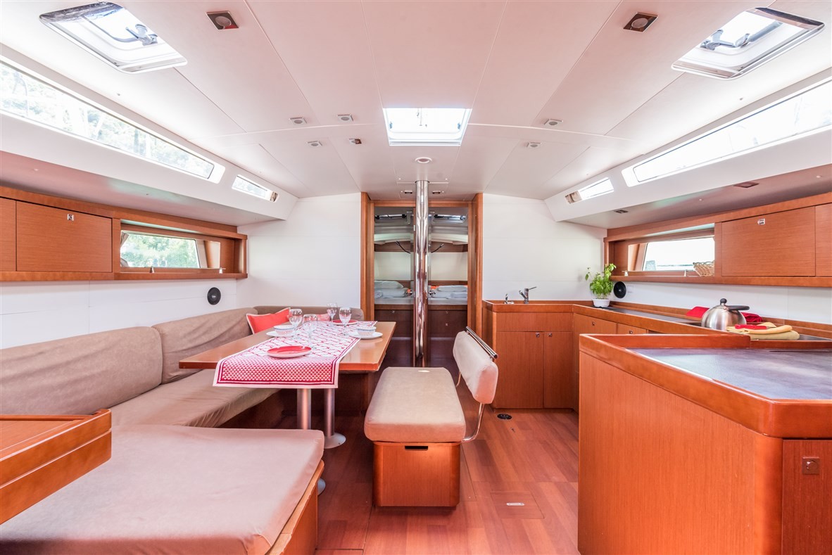 Oceanis 48, Ultra Dubrovnik | Yacht Charter Croatia