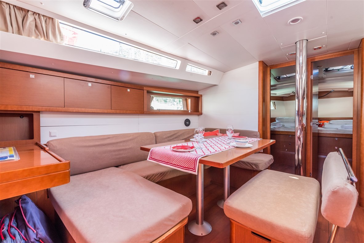 Oceanis 48, Ultra Dubrovnik | Yacht Charter Croatia