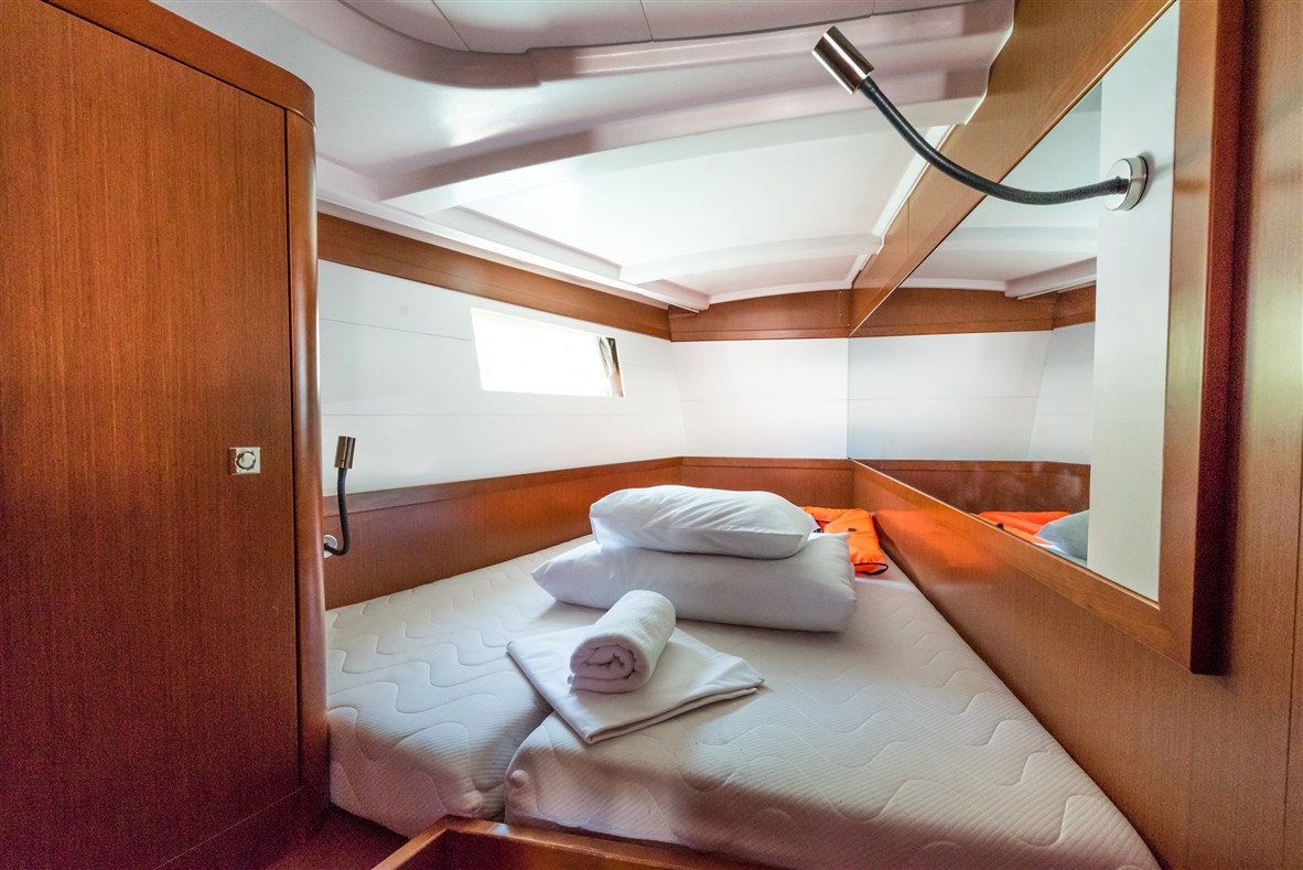 Oceanis 48, Ultra Dubrovnik | Yacht Charter Croatia