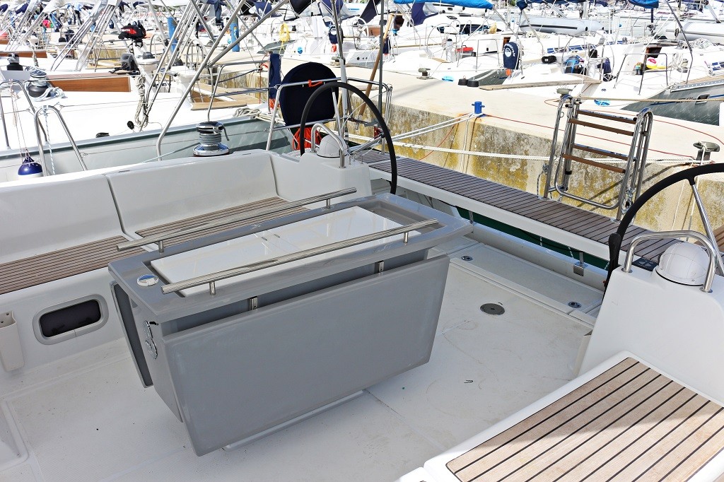 Oceanis 48, Filomena | Yacht Charter Croatia