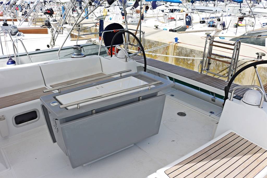 Oceanis 48, Filomena | Yacht Charter Croatia