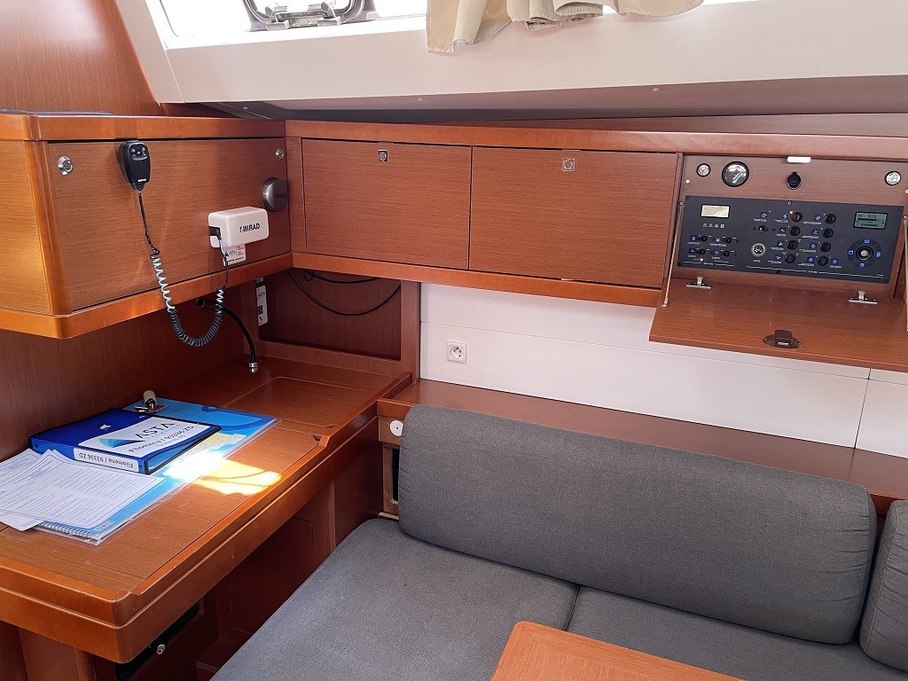 Oceanis 48, Filomena | Yacht Charter Croatia