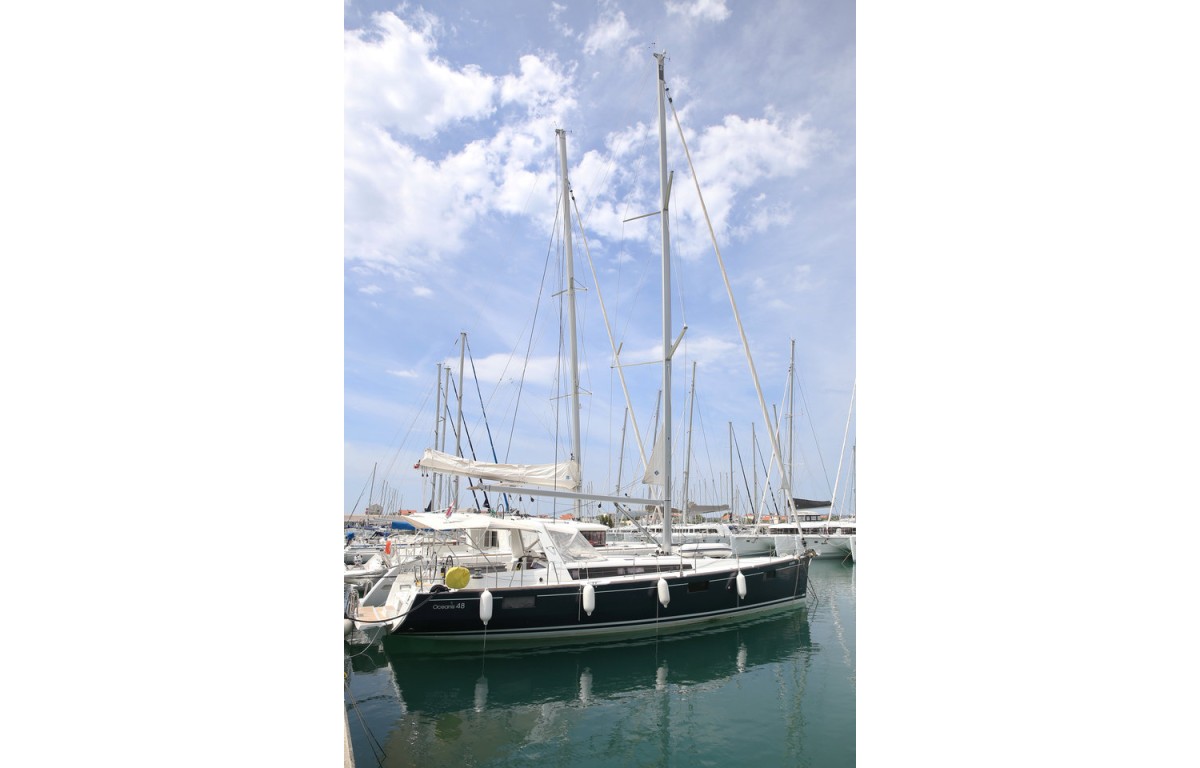 Oceanis 48, San Clemente | Yacht Charter Croatia