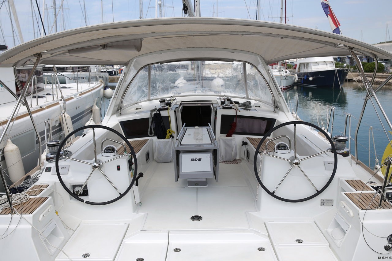 Oceanis 48, San Clemente | Yacht Charter Croatia