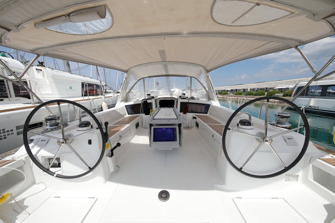 Oceanis 48, San Clemente | Yacht Charter Croatia