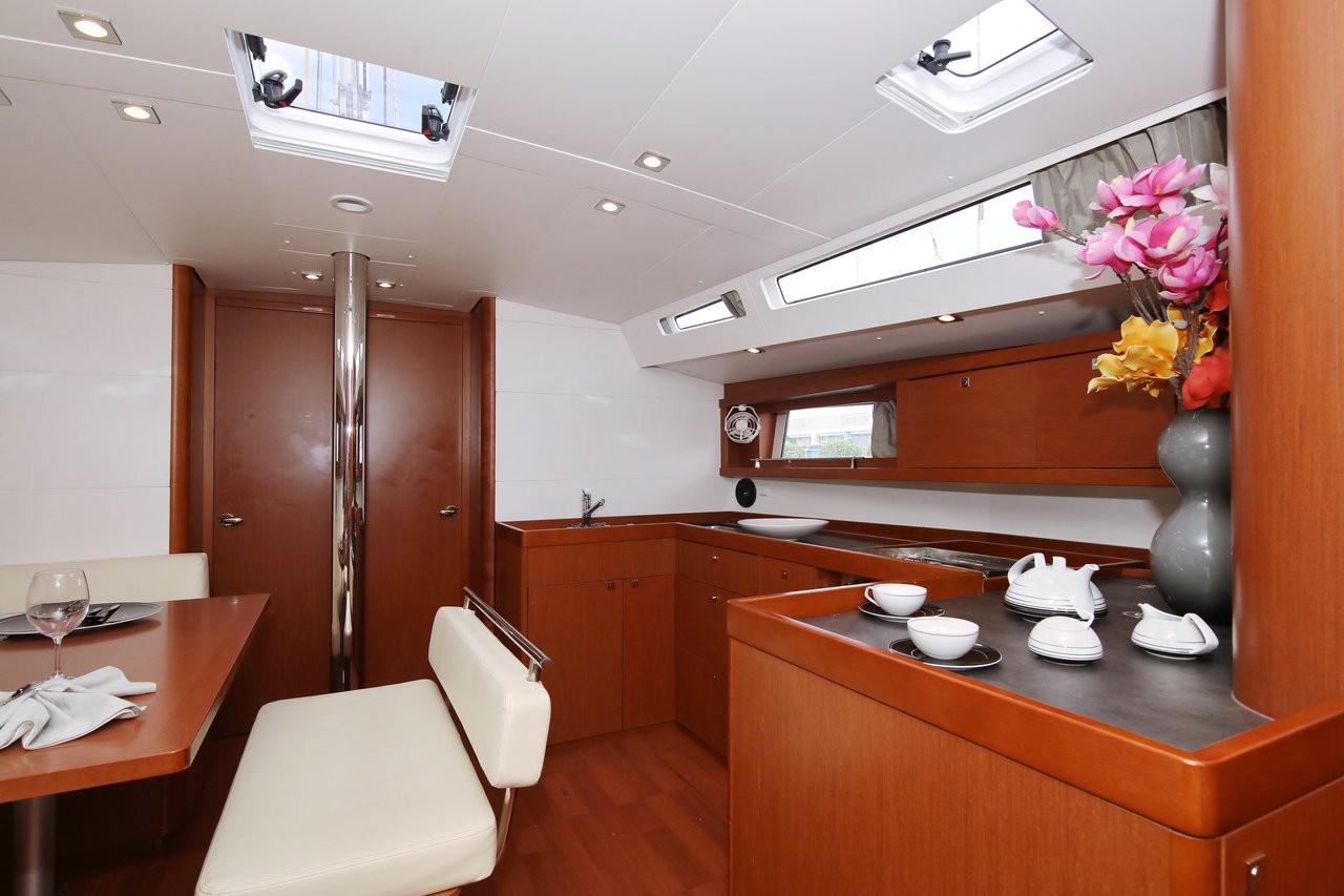 Oceanis 48, San Clemente | Yacht Charter Croatia