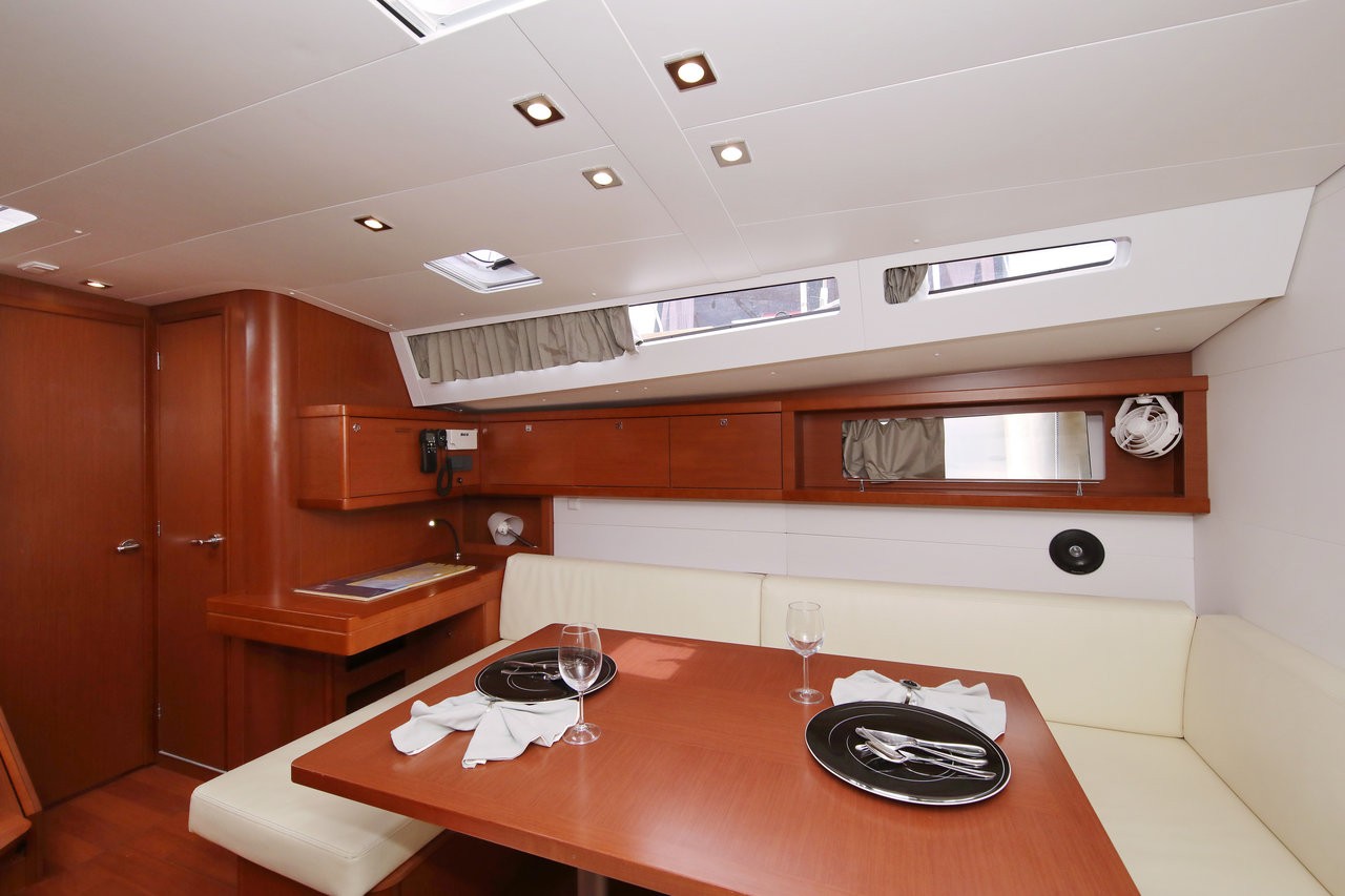 Oceanis 48, San Clemente | Yacht Charter Croatia