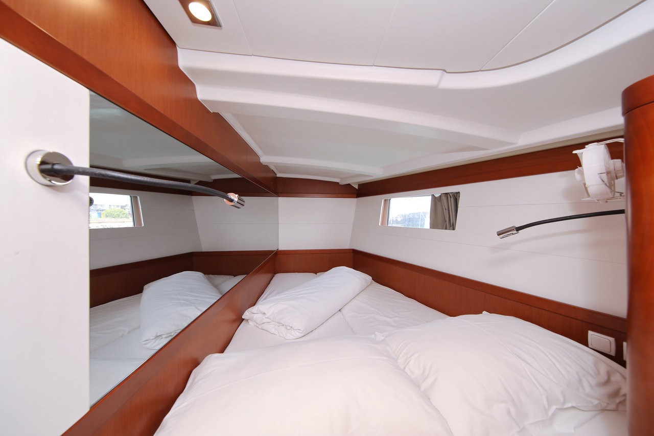 Oceanis 48, San Clemente | Yacht Charter Croatia